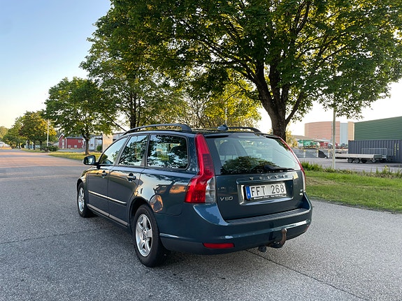 Volvo V50 4 of 5