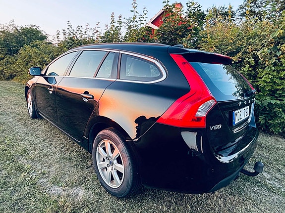 Volvo V60 4 of 5