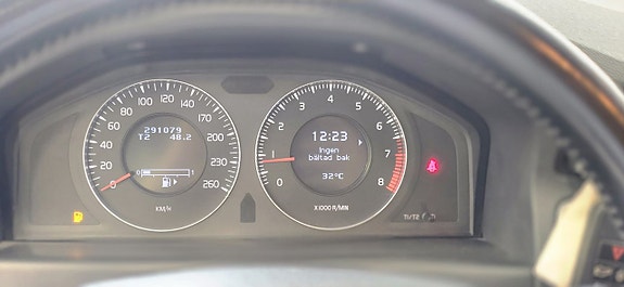 Volvo V70 10 of 12