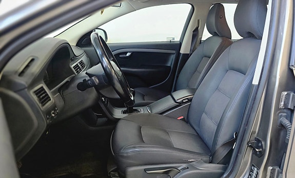 Volvo V70 11 of 12