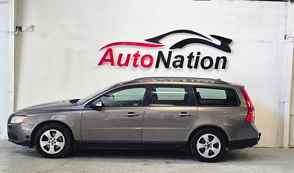 Volvo V70 2 of 12