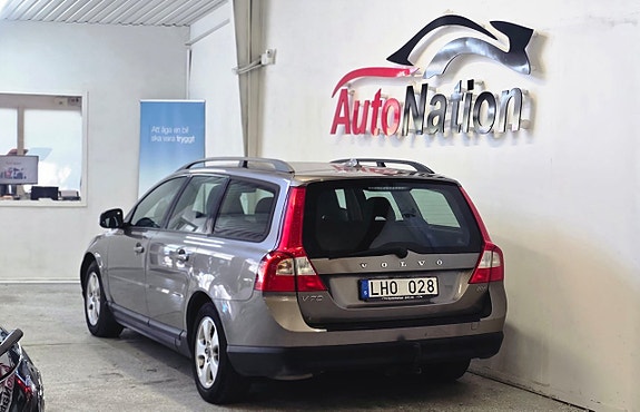 Volvo V70 3 of 12