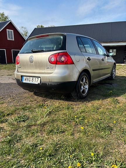 Volkswagen Golf V 3 of 5