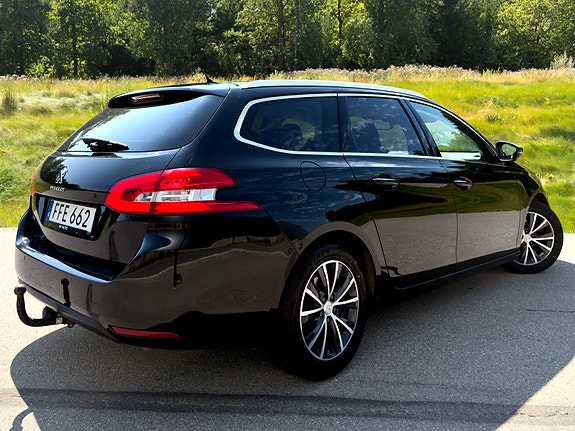 Peugeot 308 SW 4 of 5