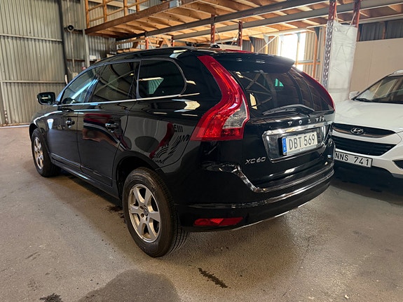 Volvo XC60 6 of 16