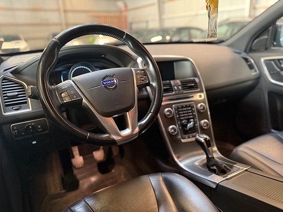 Volvo XC60 15 of 16