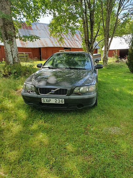 Volvo S60 2 of 3