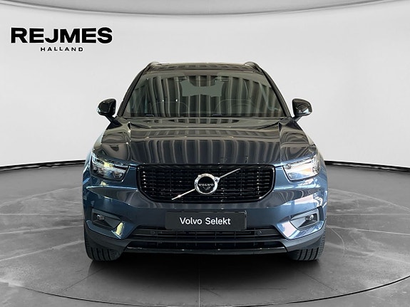 Volvo XC40 9 of 15
