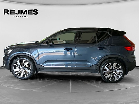 Volvo XC40 4 of 5