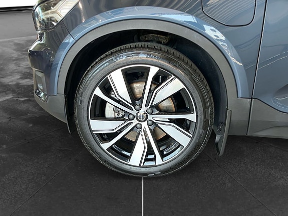 Volvo XC40 10 of 15