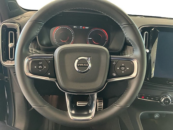 Volvo XC40 11 of 15