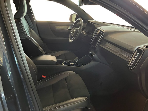 Volvo XC40 5 of 5