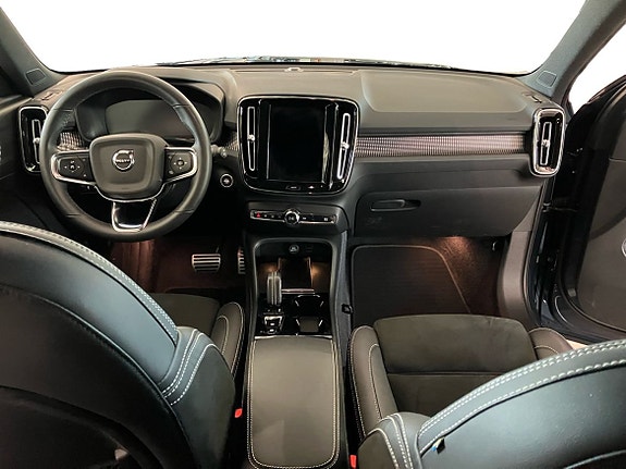 Volvo XC40 6 of 15