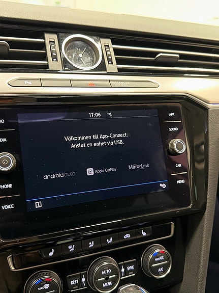 Volkswagen Passat Alltrack 22 of 26