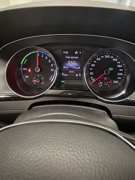 Volkswagen Passat Alltrack 16 of 26