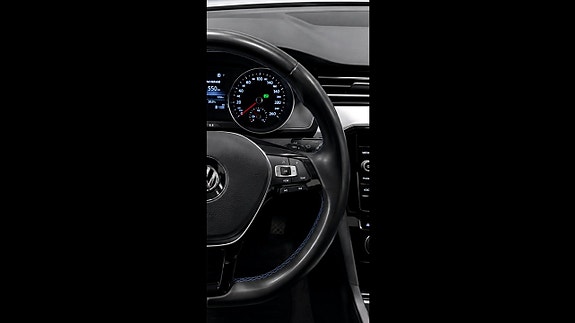 Volkswagen Passat Alltrack 18 of 26