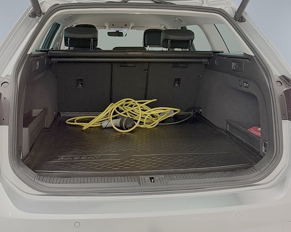 Volkswagen Passat Alltrack 12 of 26