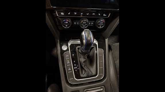 Volkswagen Passat Alltrack 24 of 26