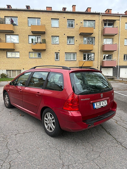 Peugeot 307 2 of 5
