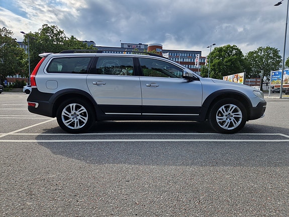 Volvo XC70 3 of 5