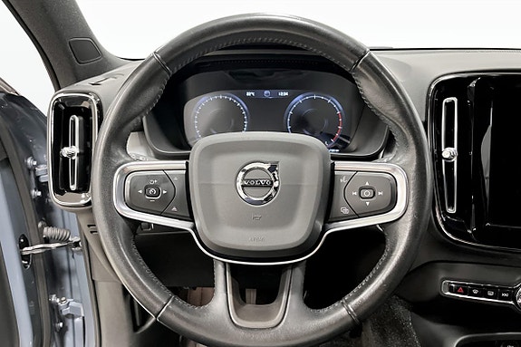 Volvo XC40 14 of 25