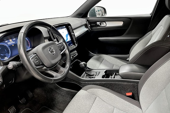 Volvo XC40 10 of 25