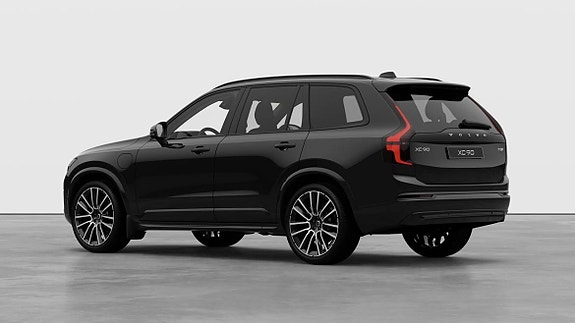 Volvo XC90 3 of 12