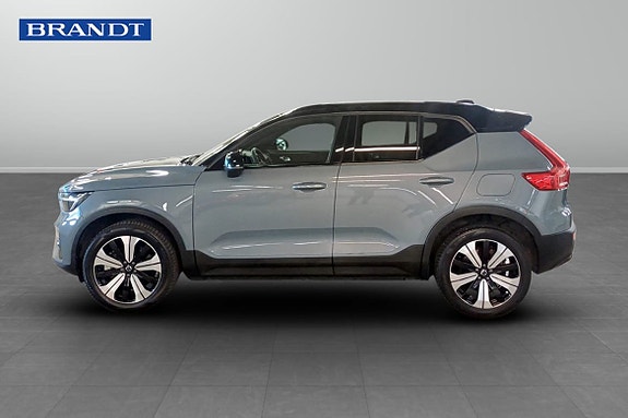 Volvo XC40 3 of 5