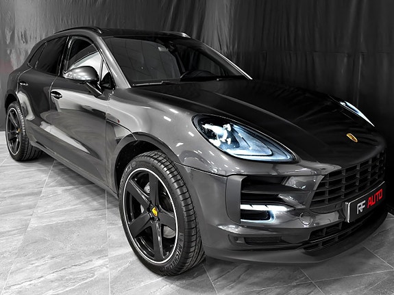 Porsche Macan S 2 of 5