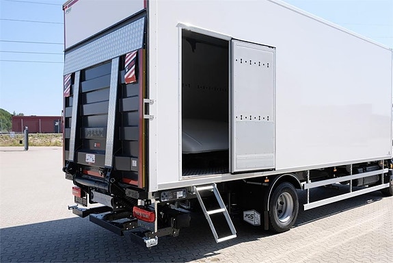 DAF XB 210 FA 4x2 16 ton med JPGS skåp 5 of 5