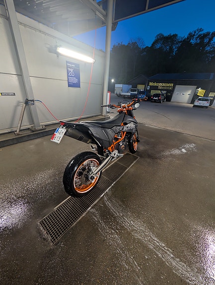 KTM KTM 690 SMC R ABS 3 of 4