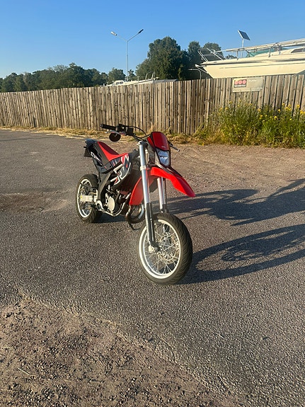 Aprilia SX 125 2 of 5