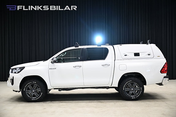 Toyota HiLux 2 of 5