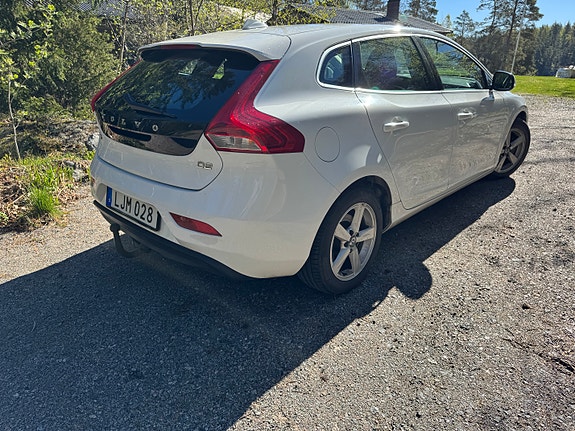 Volvo V40 4 of 5