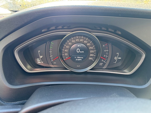 Volvo V40 5 of 5