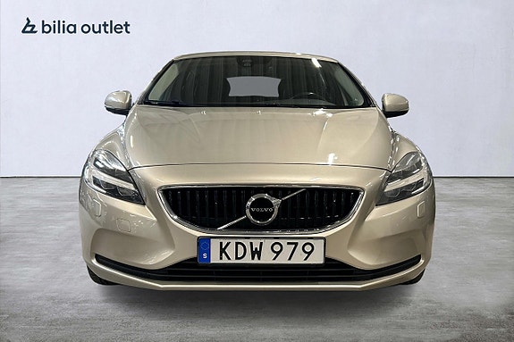 Volvo V40 3 of 5