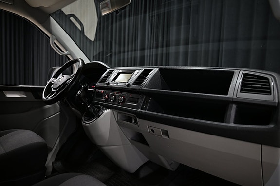 Volkswagen Transporter 22 of 28