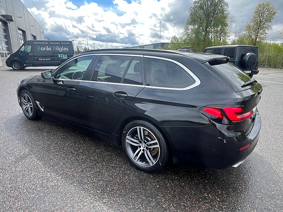 BMW 520d 2 of 4