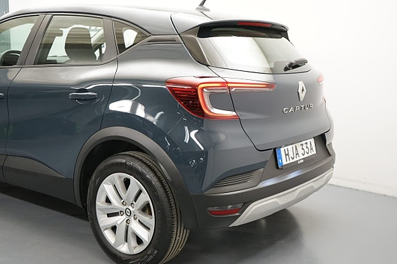 Renault Captur 3 of 5