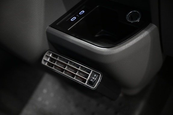 Volkswagen Caravelle 19 of 30