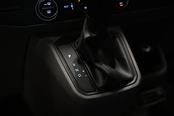 Volkswagen Caravelle 23 of 30