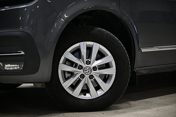 Volkswagen Caravelle 5 of 5