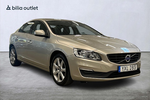 Volvo S60 4 of 5