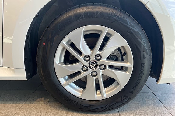 Toyota Yaris 17 of 21