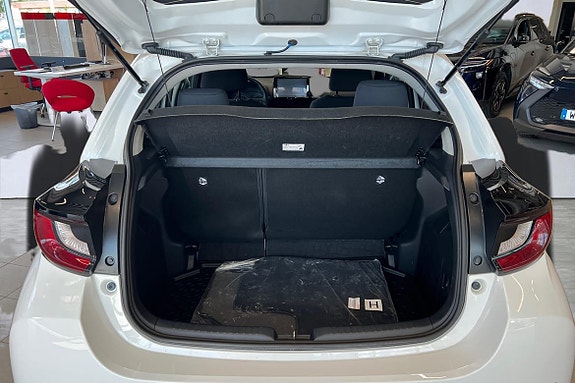 Toyota Yaris 12 of 21