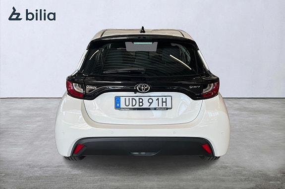 Toyota Yaris 5 of 21