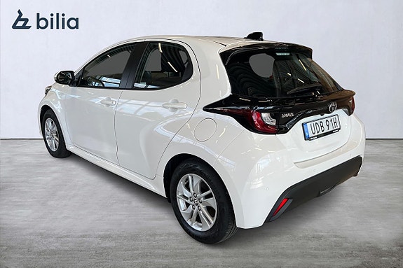 Toyota Yaris 2 of 21