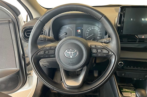 Toyota Yaris 11 of 21