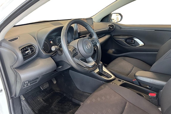 Toyota Yaris 14 of 21