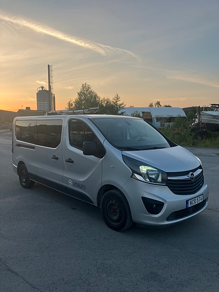 Opel Vivaro 2 of 5